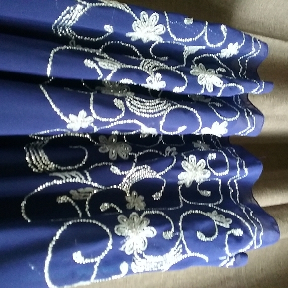 Tall custom made sari dress - Picture 6 of 7